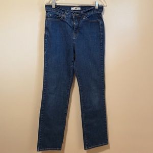Levi’s 512 perfectly slimming straight leg
